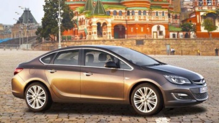 15.950 euro, preţul pentru cel mai ieftin Astra sedan